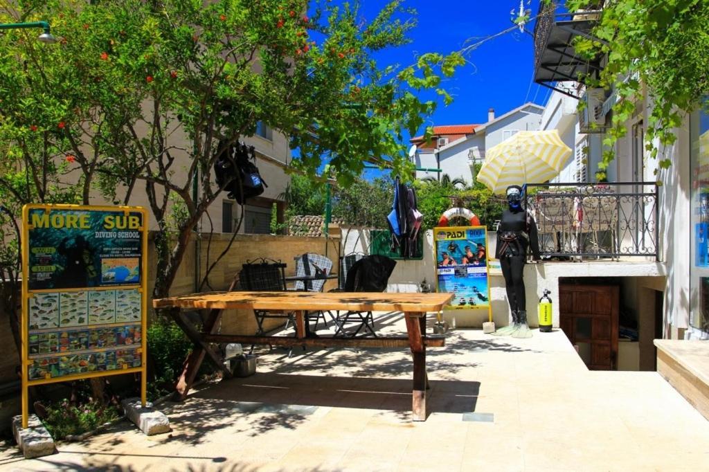 Apartments By The Sea Makarska - 15200 Exterior foto