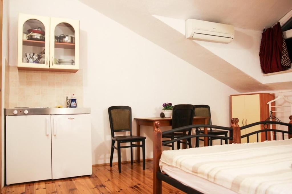 Apartments By The Sea Makarska - 15200 Exterior foto